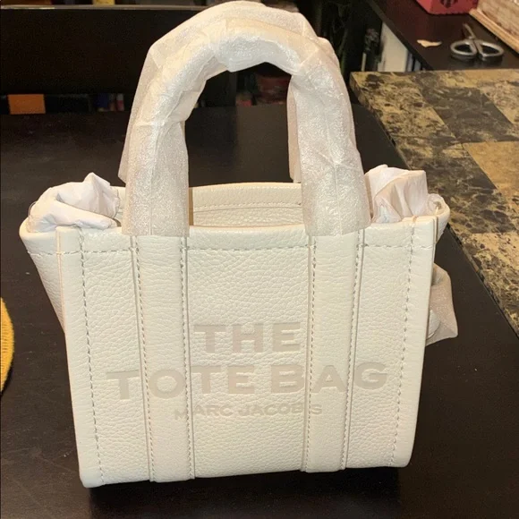 Marc Jacobs Cream Tote Bag - Picture 1 of 3